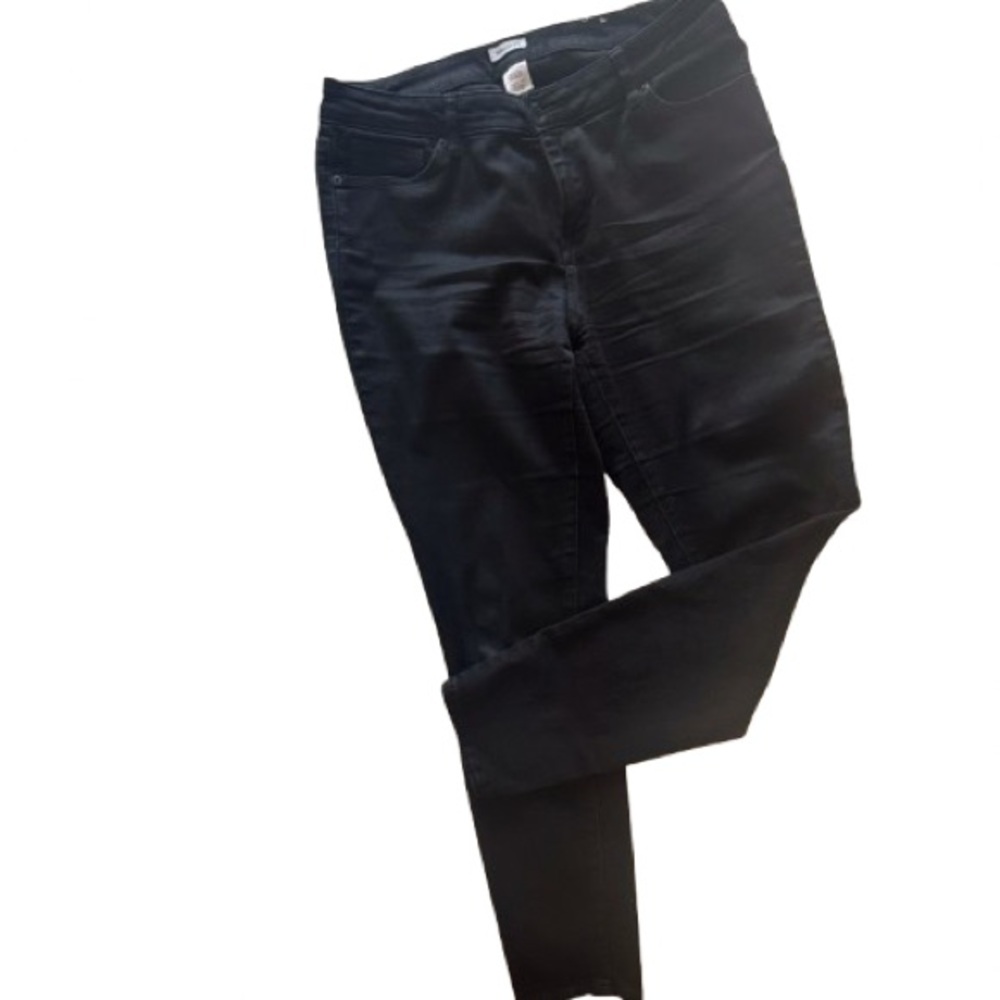 NEW Westport Black Skinny Jeans Sleek Design - NEW NO TAGS